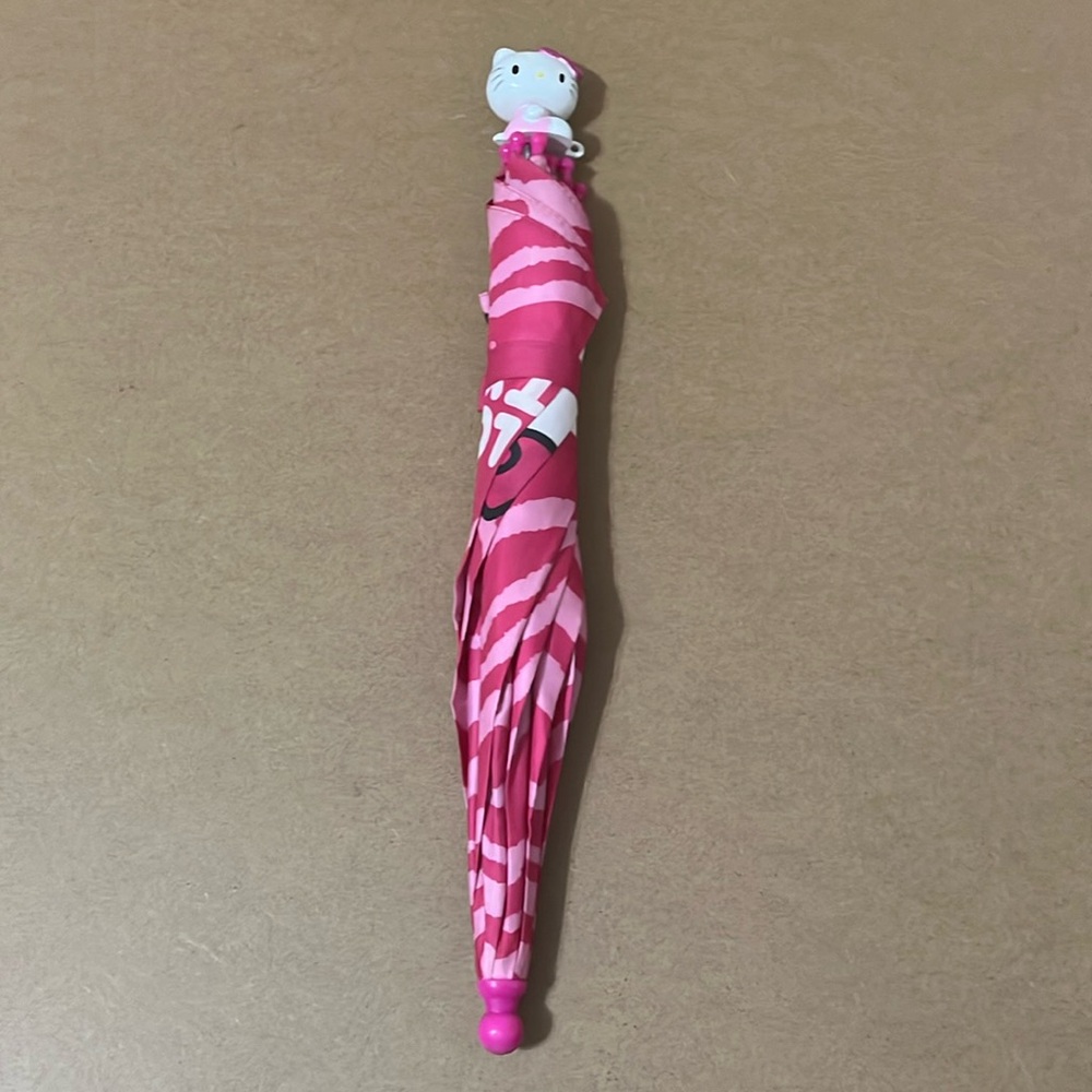 Hello Kitty Umbrella - Picture 3 of 8
